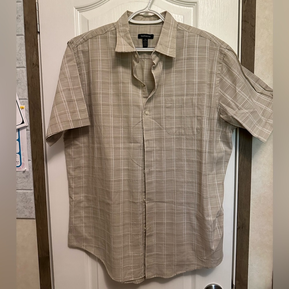 Large Van Heusen /Tan button up shirt